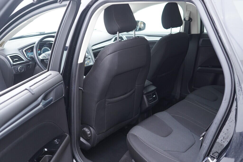 OV190V09390_38.webp_MONDEO Titanium 2.0  110 kW manuál