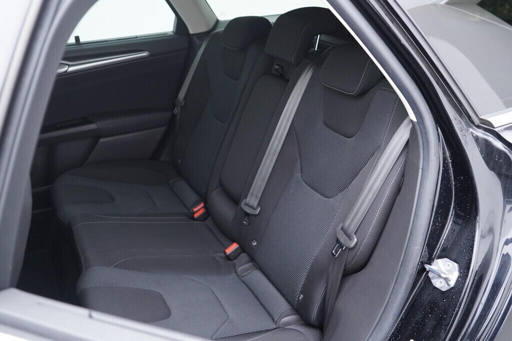 OV190V09390_39.webp_MONDEO Titanium 2.0  110 kW manuál