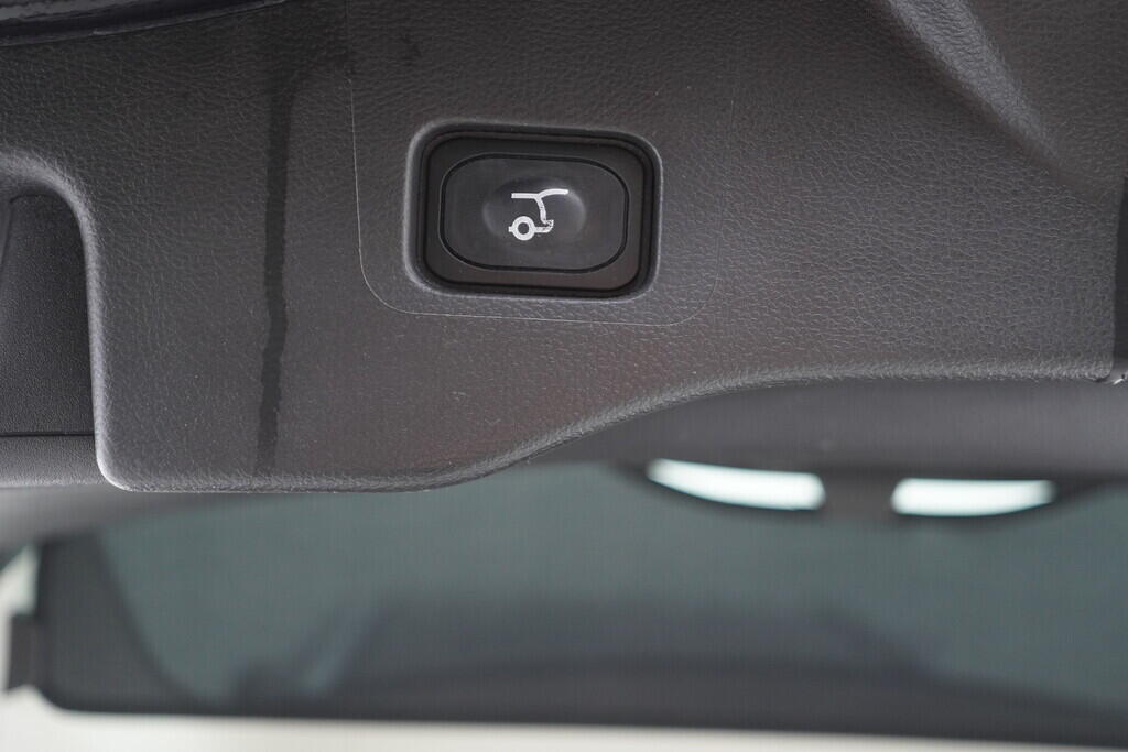 OV190V09390_42.webp_MONDEO Titanium 2.0  110 kW manuál