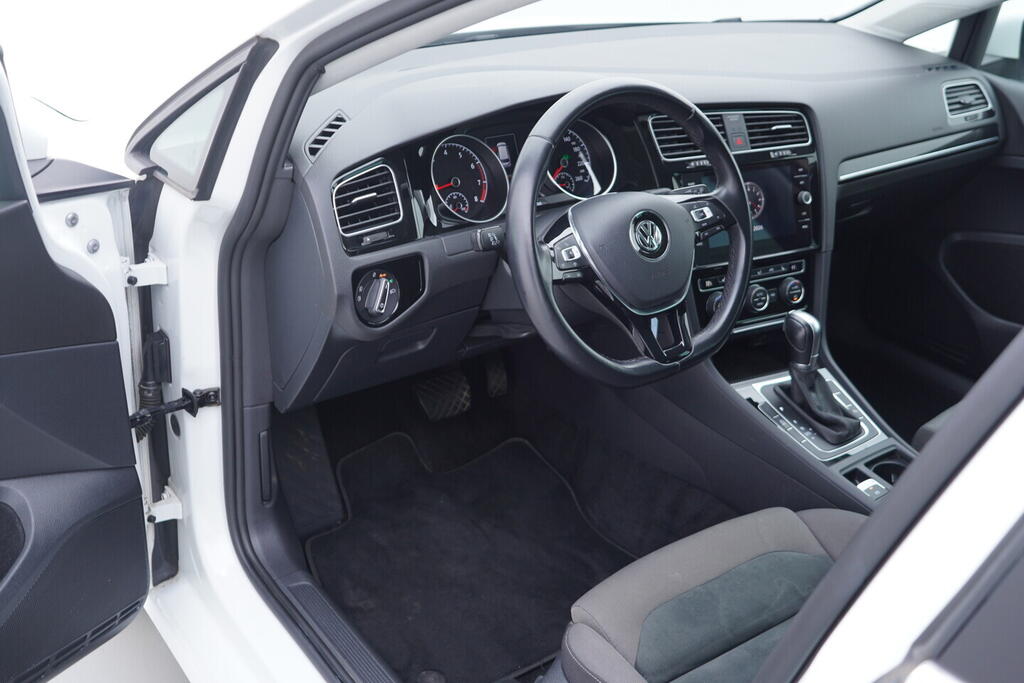 OV190V09393_18.webp_GOLF VARIANT Highline 1.5 TSI 110 kW automat