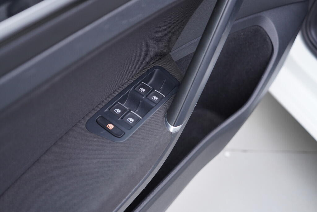 OV190V09393_20.webp_GOLF VARIANT Highline 1.5 TSI 110 kW automat