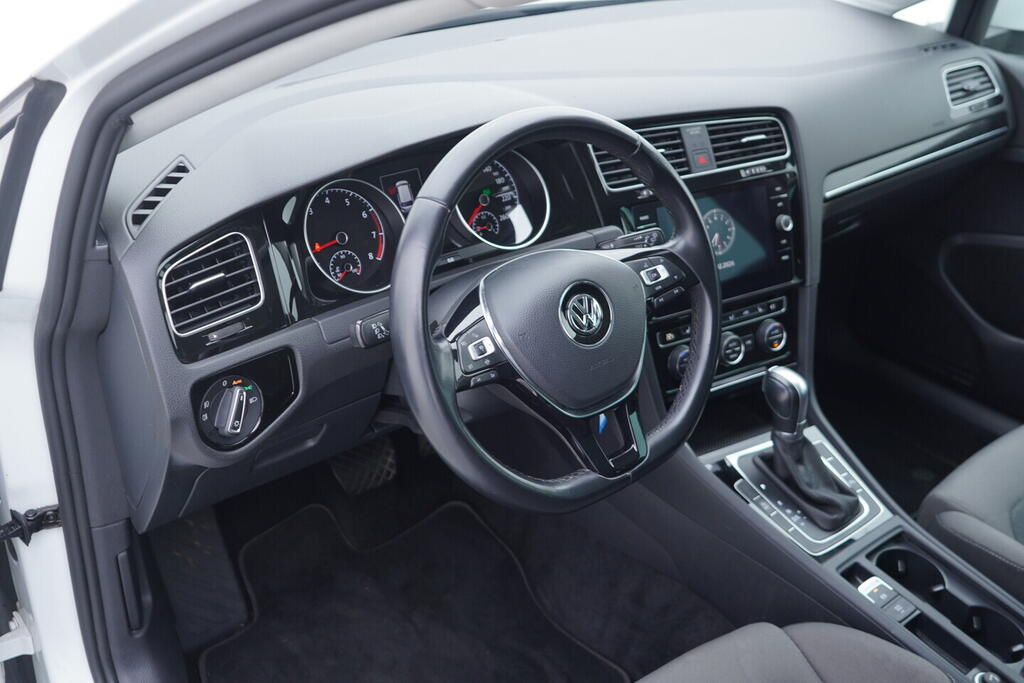 OV190V09393_21.webp_GOLF VARIANT Highline 1.5 TSI 110 kW automat