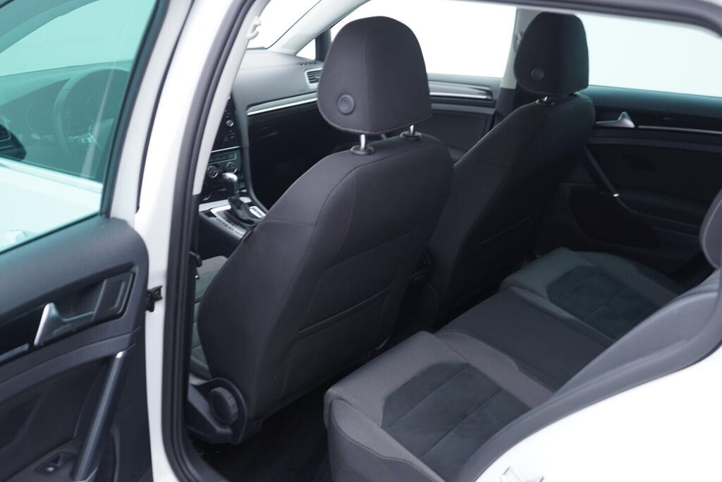 OV190V09393_33.webp_GOLF VARIANT Highline 1.5 TSI 110 kW automat