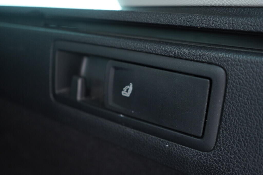 OV190V09393_37.webp_GOLF VARIANT Highline 1.5 TSI 110 kW automat