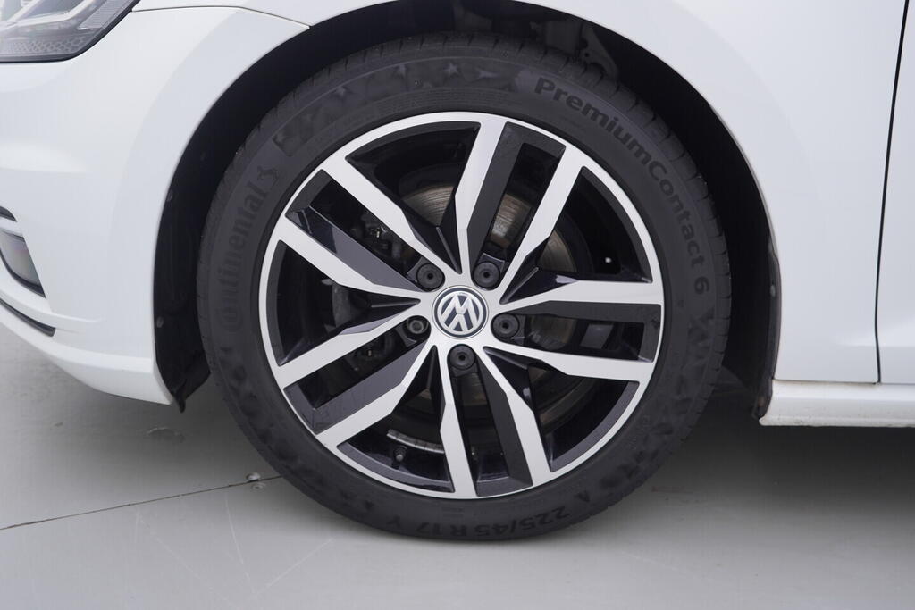 OV190V09393_40.webp_GOLF VARIANT Highline 1.5 TSI 110 kW automat