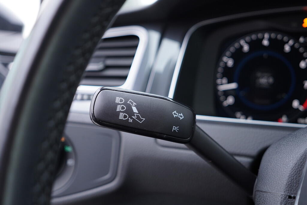 OV190V09394_23.webp_GOLF VARIANT Comfortline 1.5 TSI 96 kW manuál