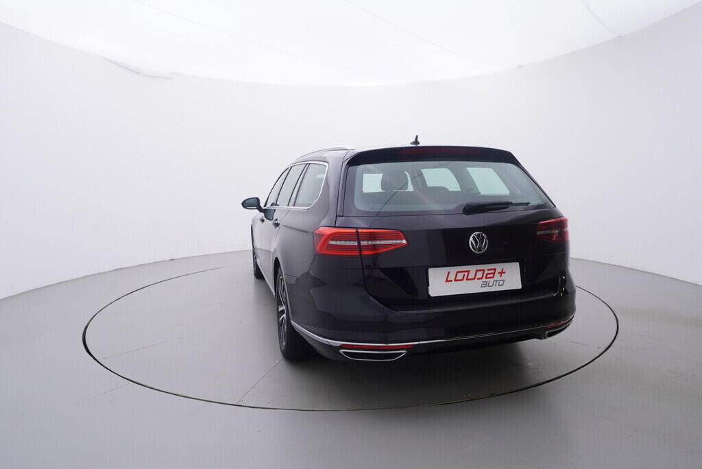 OV190V09395_13.webp_PASSAT VARIANT Highline 2.0 TSI 162 kW automat
