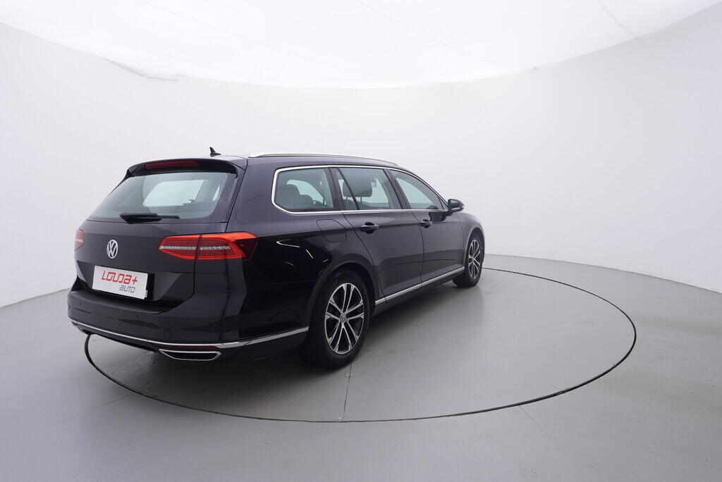 OV190V09395_14.webp_PASSAT VARIANT Highline 2.0 TSI 162 kW automat