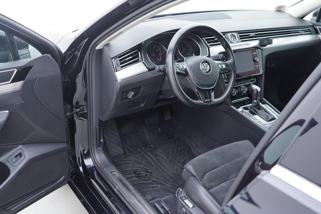 OV190V09395_18.webp_PASSAT VARIANT Highline 2.0 TSI 162 kW automat