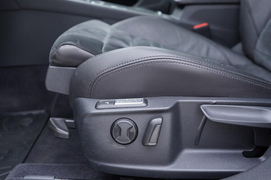 OV190V09395_22.webp_PASSAT VARIANT Highline 2.0 TSI 162 kW automat