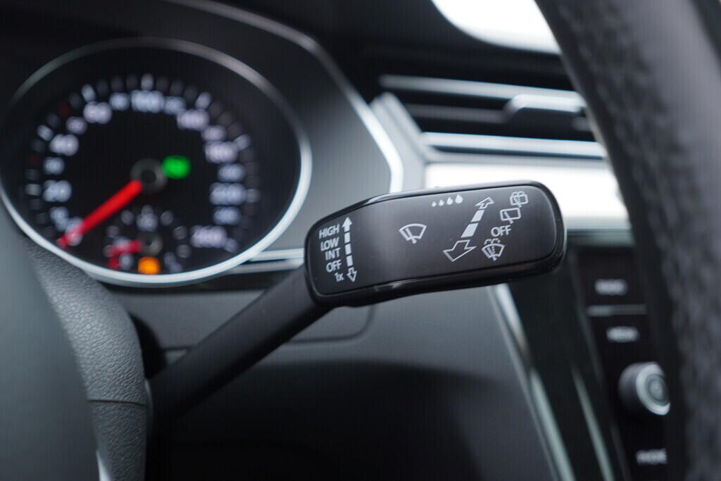 OV190V09395_25.webp_PASSAT VARIANT Highline 2.0 TSI 162 kW automat