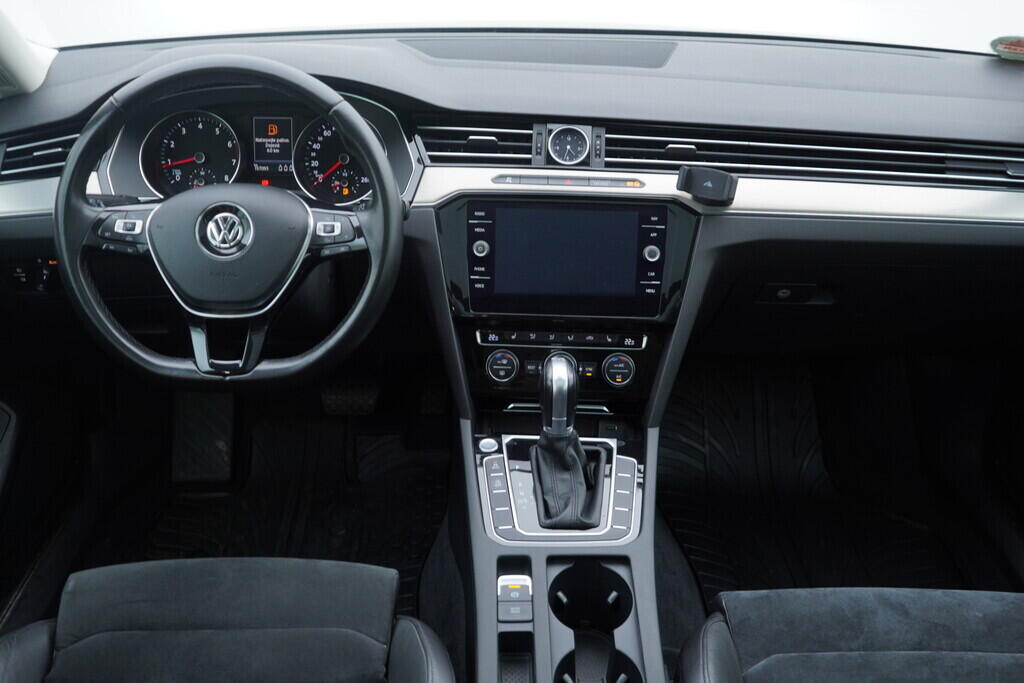 OV190V09395_26.webp_PASSAT VARIANT Highline 2.0 TSI 162 kW automat