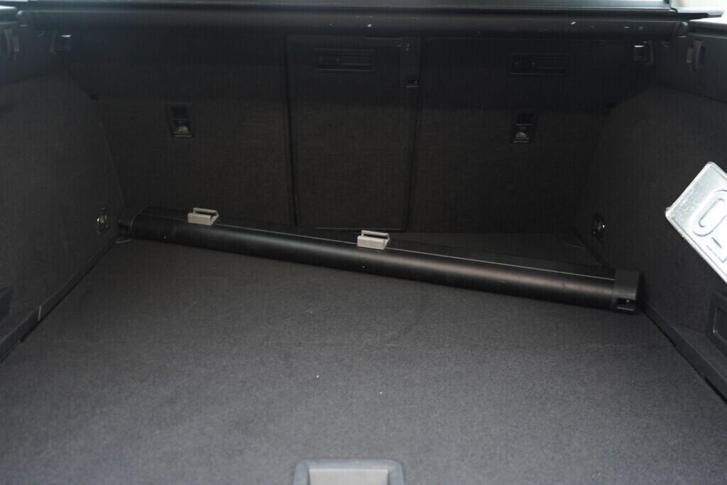 OV190V09395_38.webp_PASSAT VARIANT Highline 2.0 TSI 162 kW automat