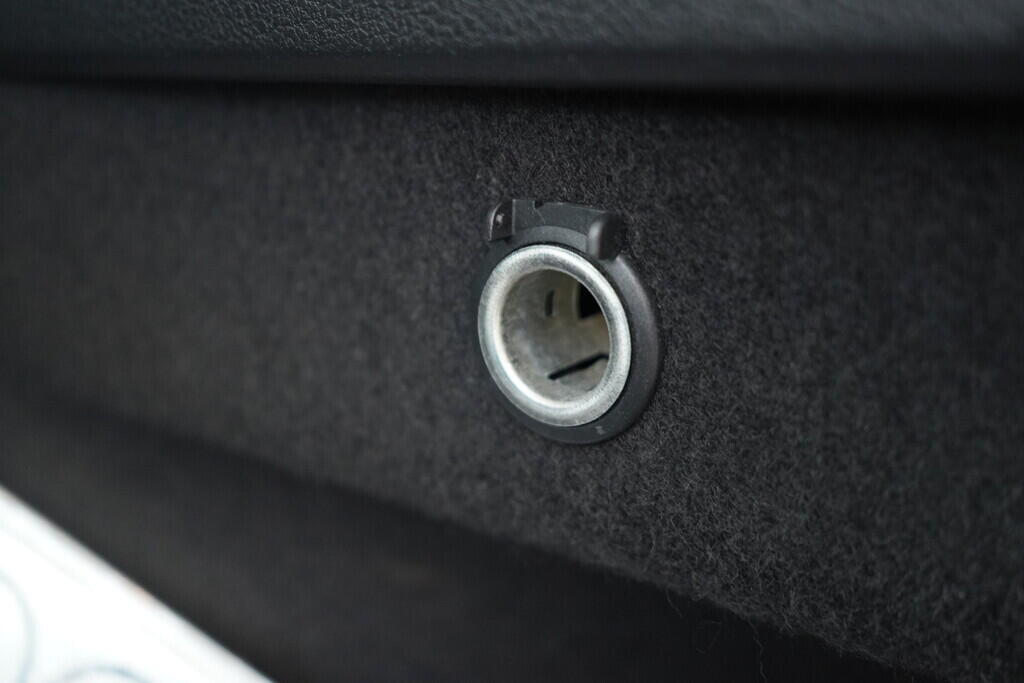 OV190V09395_40.webp_PASSAT VARIANT Highline 2.0 TSI 162 kW automat