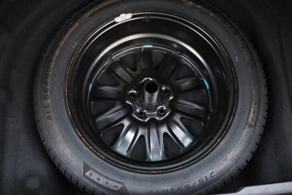 OV190V09395_41.webp_PASSAT VARIANT Highline 2.0 TSI 162 kW automat