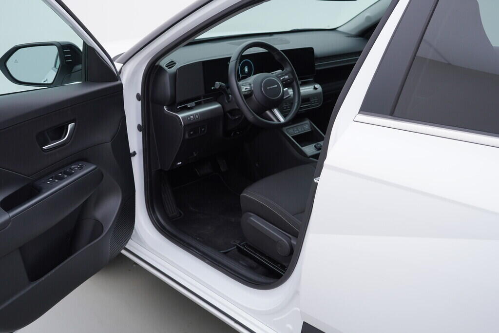 OV190V09396_18.webp_KONA    150 kW manuál, DPH