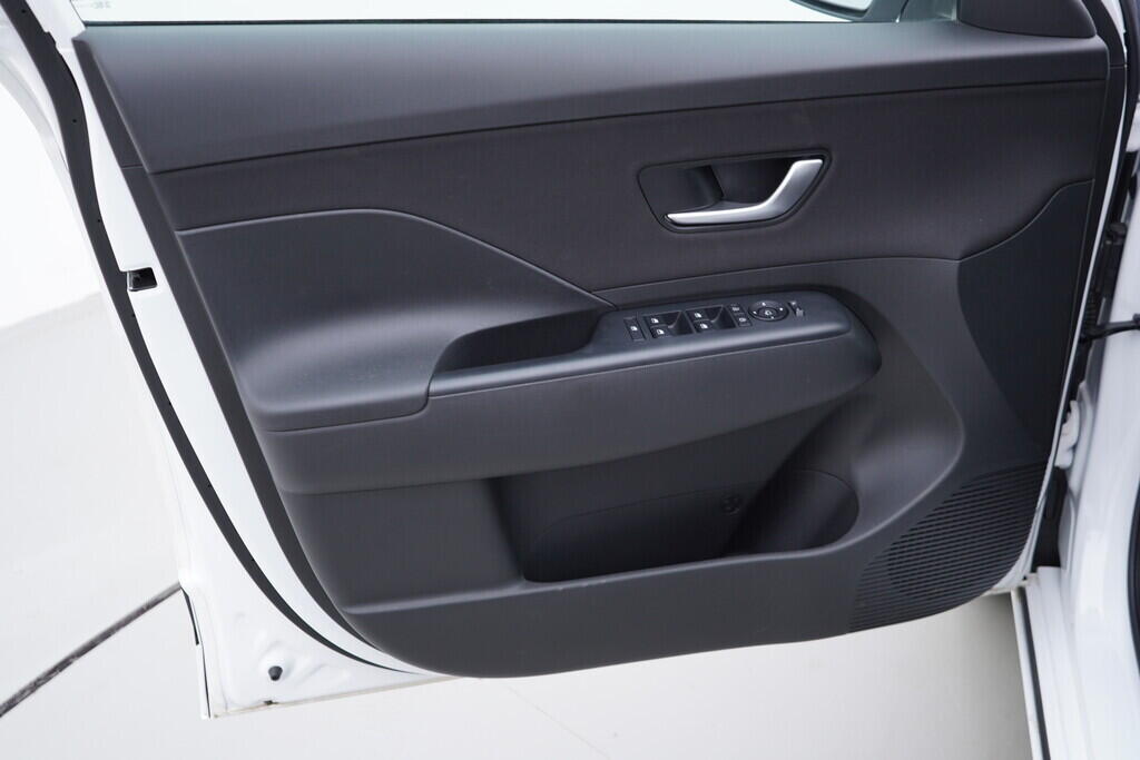 OV190V09396_19.webp_KONA    150 kW manuál, DPH