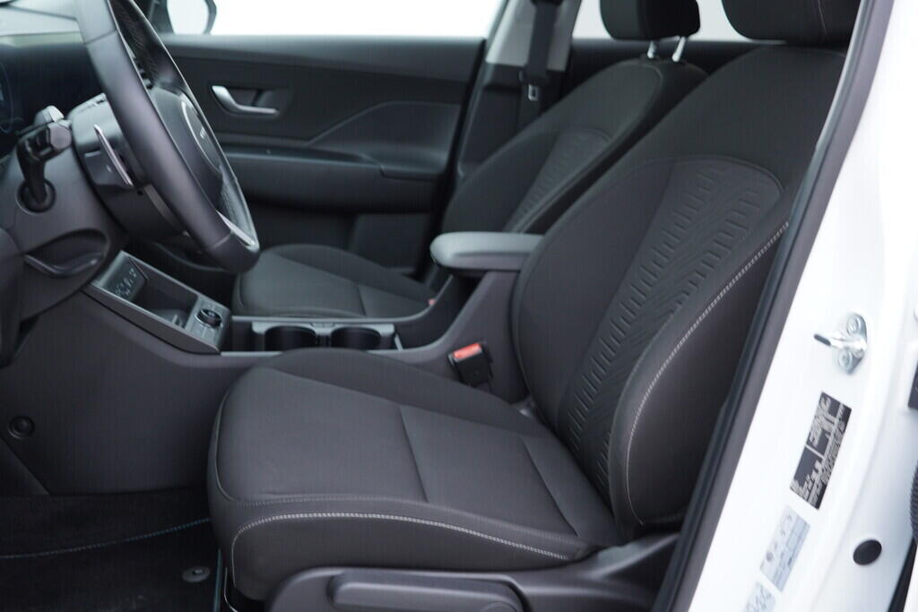 OV190V09396_22.webp_KONA    150 kW manuál, DPH