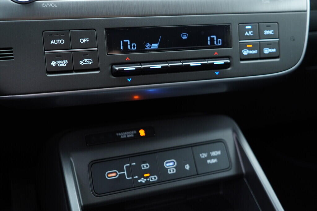 OV190V09396_30.webp_KONA    150 kW manuál, DPH