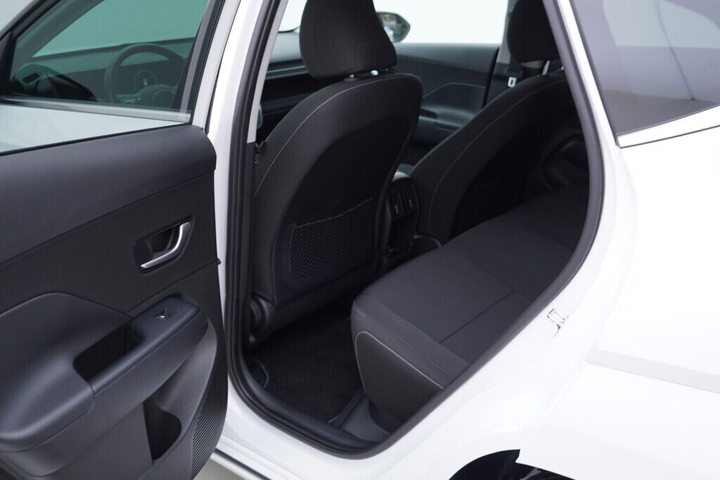 OV190V09396_33.webp_KONA    150 kW manuál, DPH