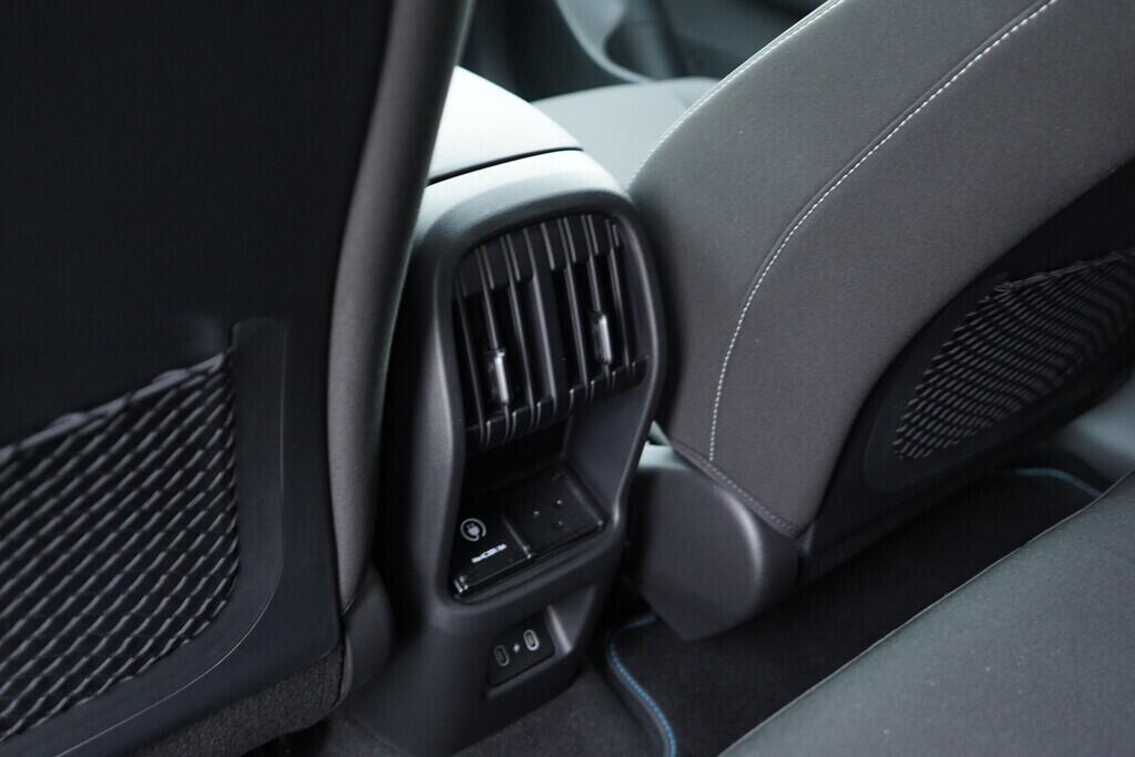 OV190V09396_34.webp_KONA    150 kW manuál, DPH