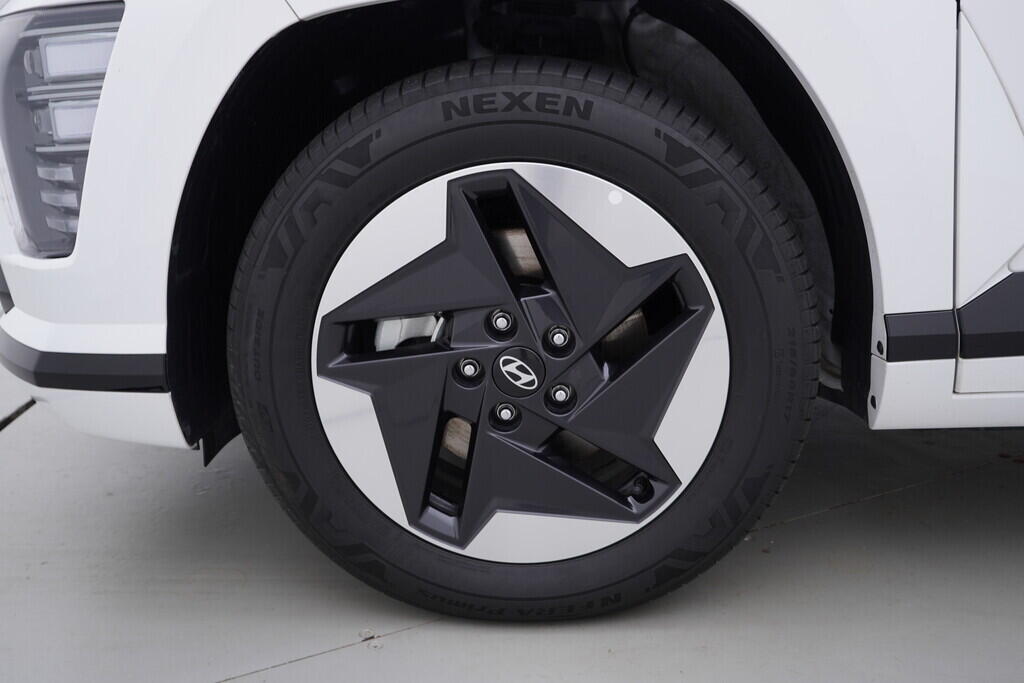 OV190V09396_38.webp_KONA    150 kW manuál, DPH