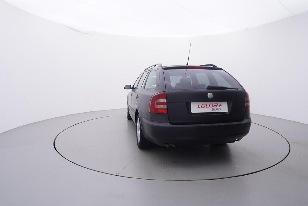 OV190V09397_13.webp_OCTAVIA Ambiente 1.9 TDI 77 kW manuál