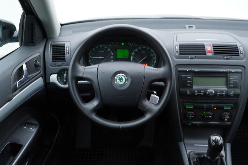 OV190V09397_26.webp_OCTAVIA Ambiente 1.9 TDI 77 kW manuál