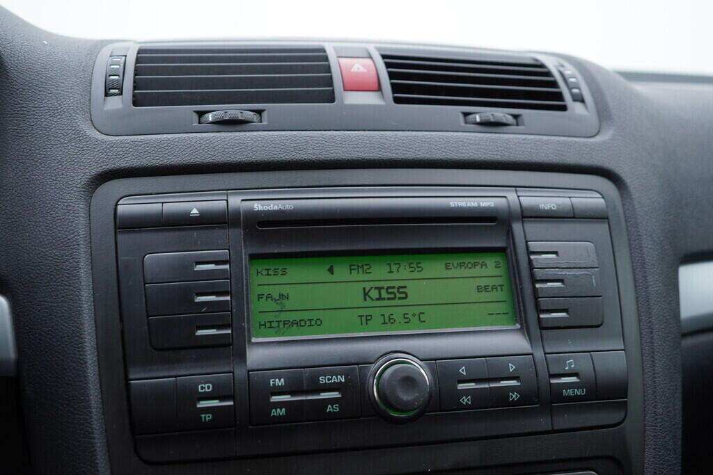 OV190V09397_27.webp_OCTAVIA Ambiente 1.9 TDI 77 kW manuál