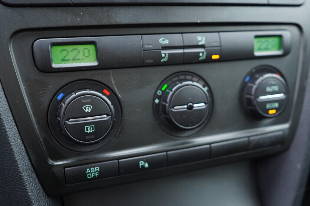 OV190V09397_28.webp_OCTAVIA Ambiente 1.9 TDI 77 kW manuál