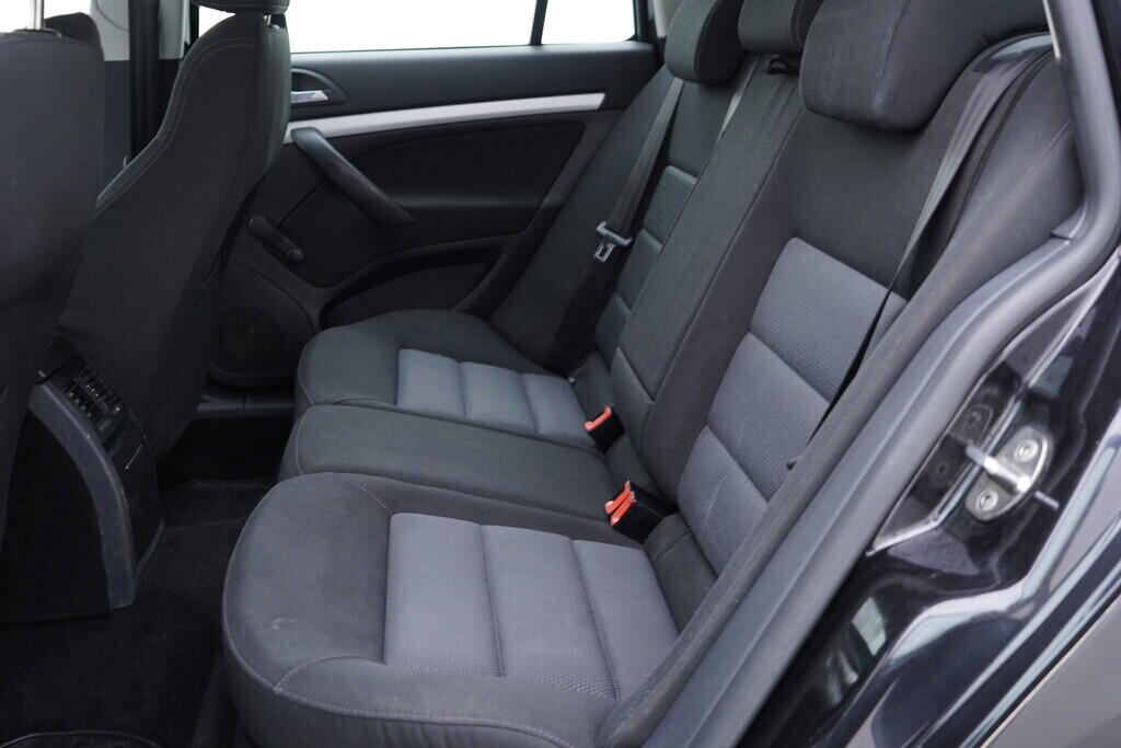 OV190V09397_32.webp_OCTAVIA Ambiente 1.9 TDI 77 kW manuál