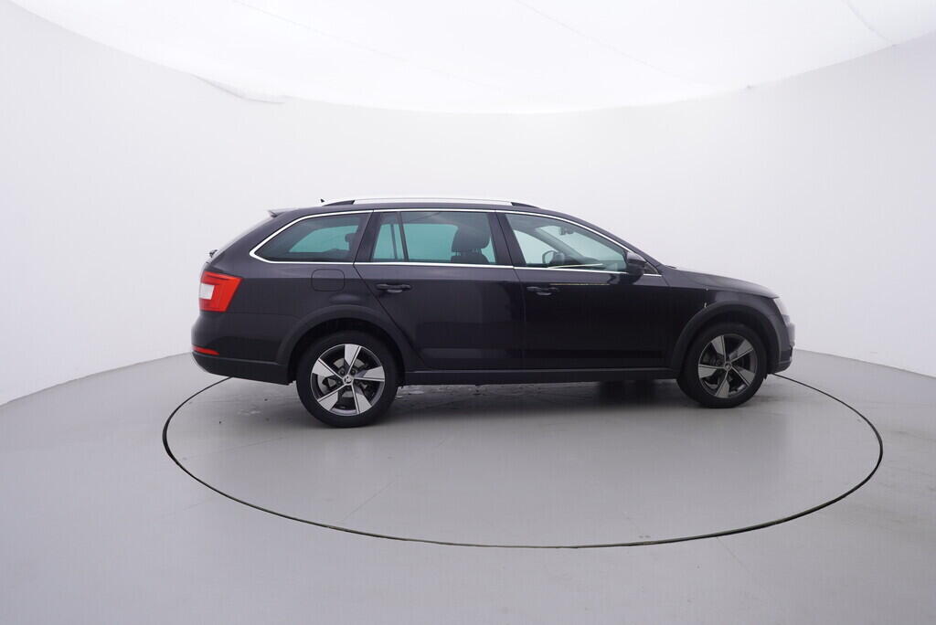 OV190V09398_15.webp_OCTAVIA Scout 2.0 TDI 135 kW automat