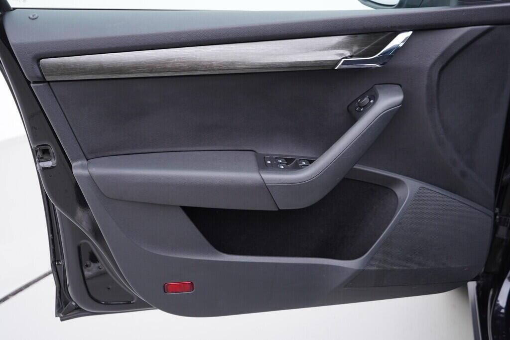 OV190V09398_19.webp_OCTAVIA Scout 2.0 TDI 135 kW automat