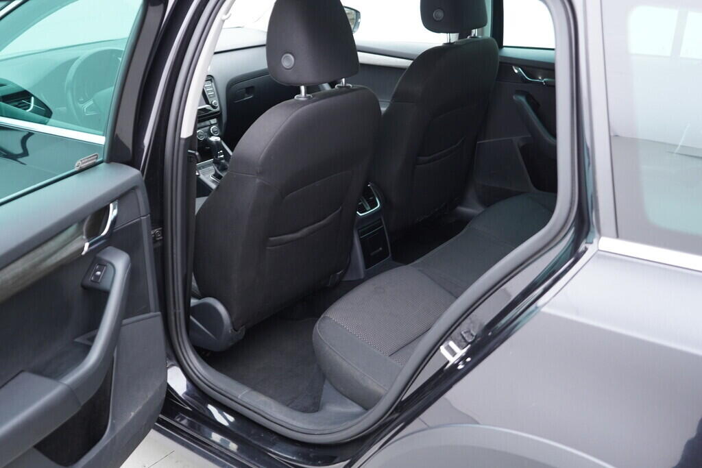 OV190V09398_36.webp_OCTAVIA Scout 2.0 TDI 135 kW automat