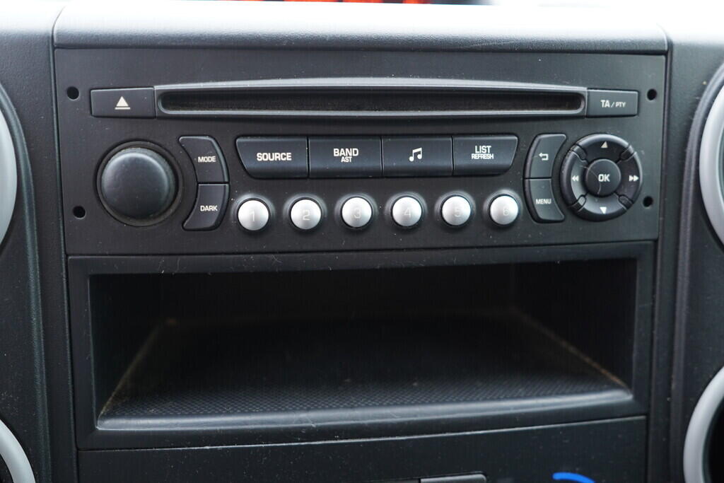 OV190V09400_28.webp_BERLINGO  1.6 TDI 66 kW manuál, DPH