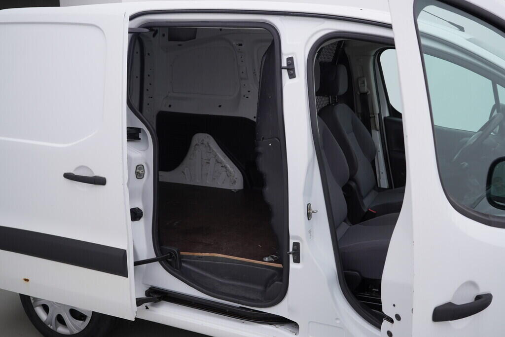 OV190V09400_33.webp_BERLINGO  1.6 TDI 66 kW manuál, DPH