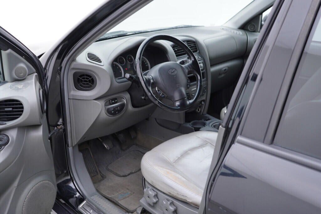 OV190V09402_18.webp_SANTA FE  2.0 Crdi 92 kW manuál