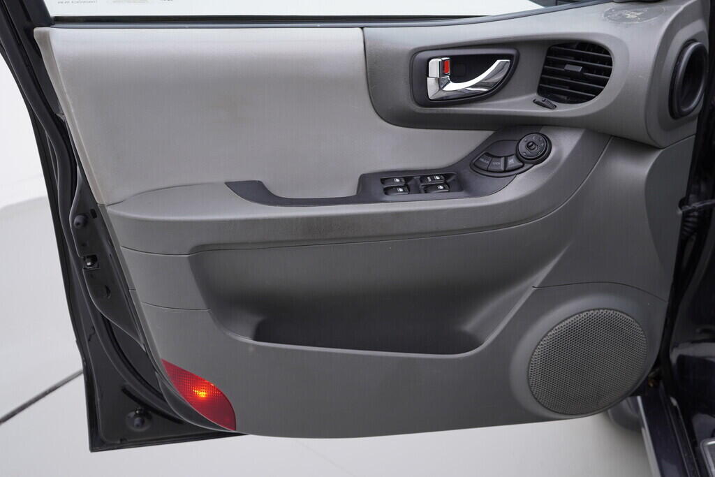 OV190V09402_19.webp_SANTA FE  2.0 Crdi 92 kW manuál