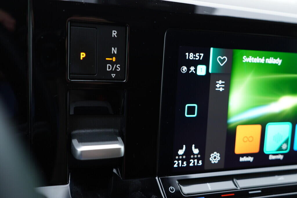 OV190V09403_38.webp_MULTIVAN Style 2.0 TDI 110 kW automat