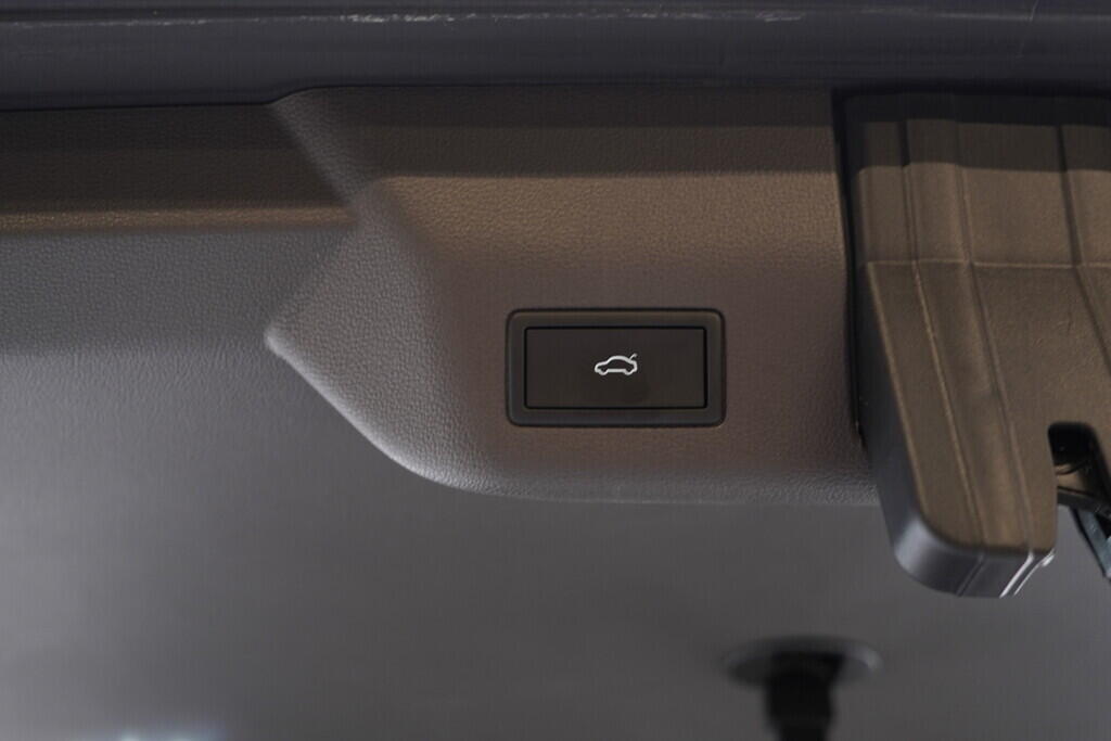 OV190V09403_49.webp_MULTIVAN Style 2.0 TDI 110 kW automat