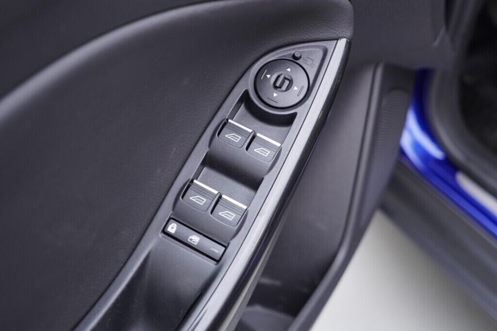 OV190V09404_20.webp_FOCUS Titanium 2.0  110 kW manuál