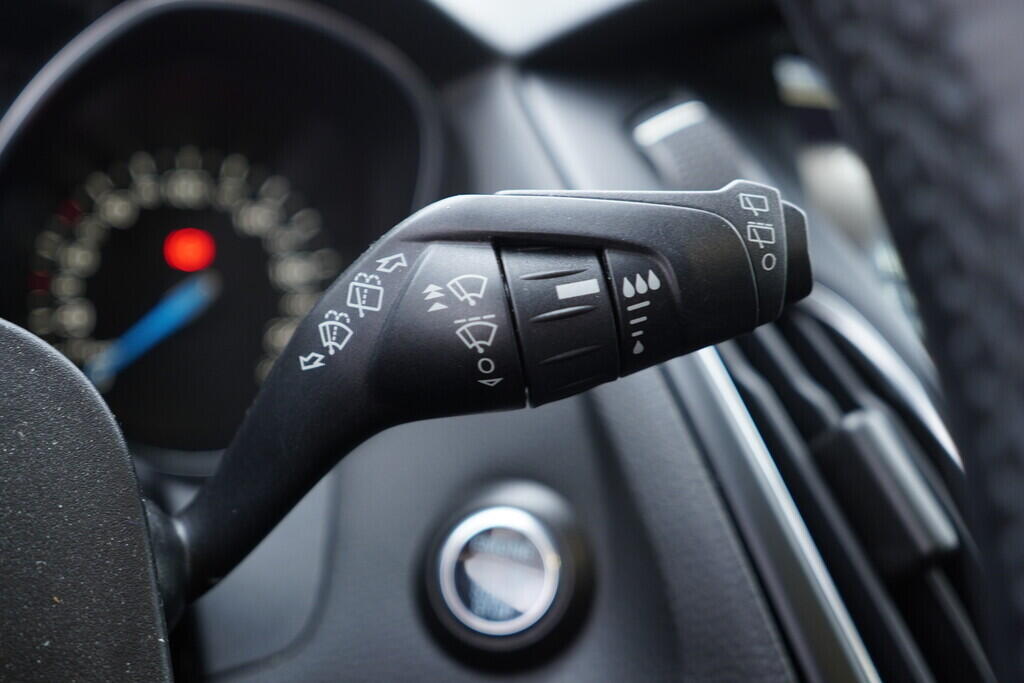 OV190V09404_25.webp_FOCUS Titanium 2.0  110 kW manuál