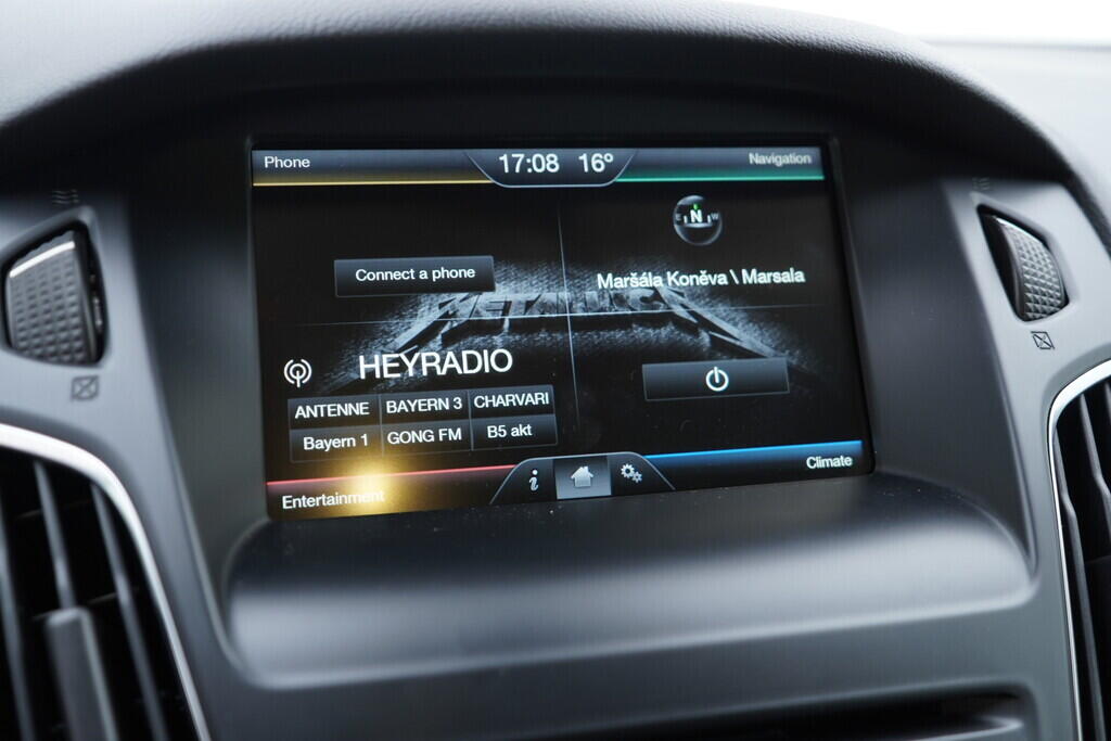 OV190V09404_28.webp_FOCUS Titanium 2.0  110 kW manuál