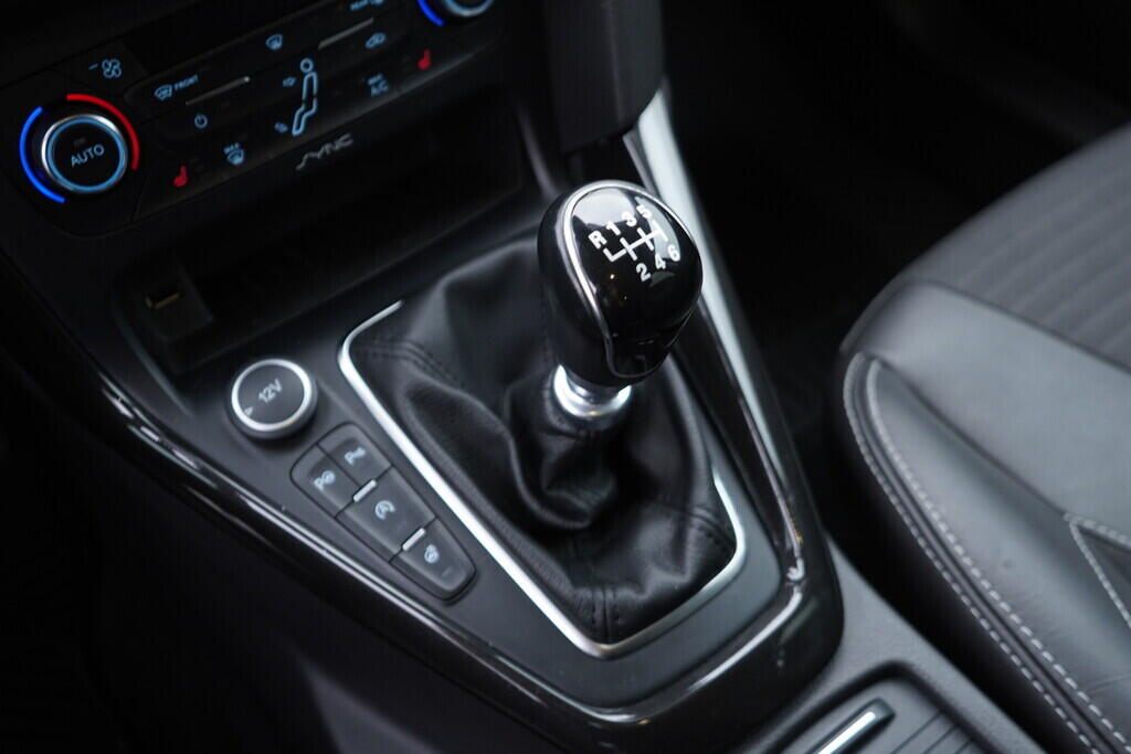 OV190V09404_31.webp_FOCUS Titanium 2.0  110 kW manuál