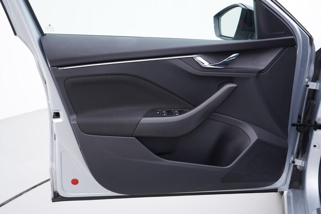 OV190V09405_19.webp_SCALA Monte Carlo 1.6 TDI 85 kW manuál