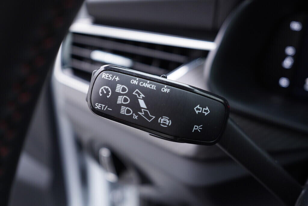 OV190V09405_23.webp_SCALA Monte Carlo 1.6 TDI 85 kW manuál