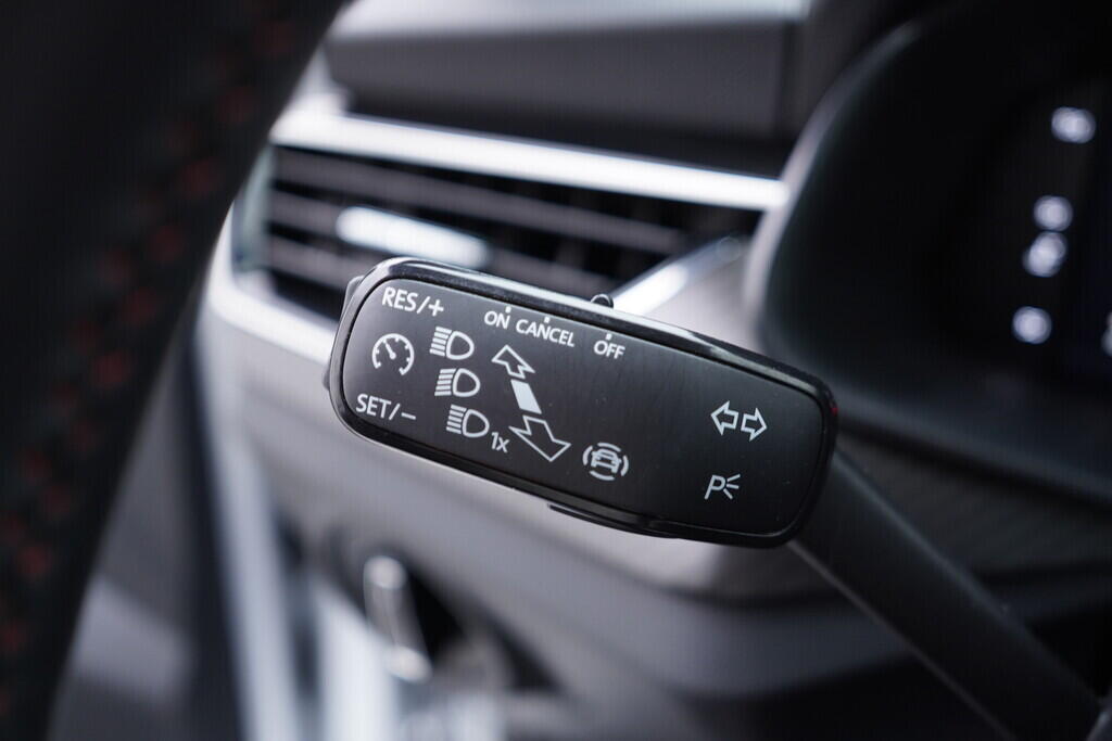 OV190V09405_24.webp_SCALA Monte Carlo 1.6 TDI 85 kW manuál