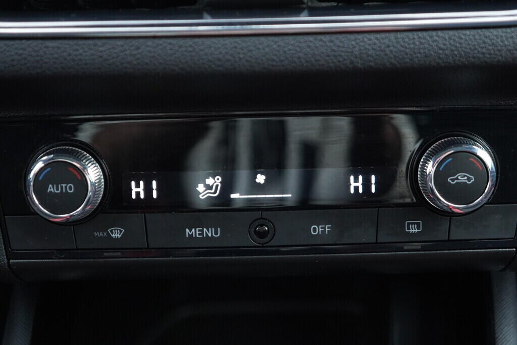 OV190V09405_35.webp_SCALA Monte Carlo 1.6 TDI 85 kW manuál