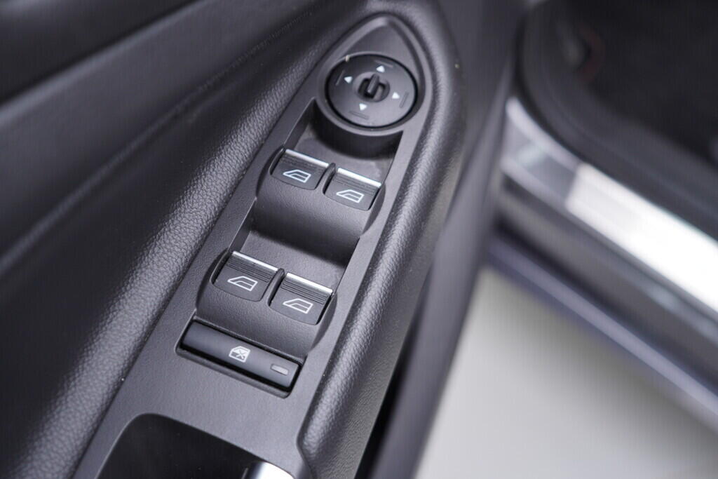 OV190V09406_20.webp_KUGA ST-line 1.5  110 kW manuál