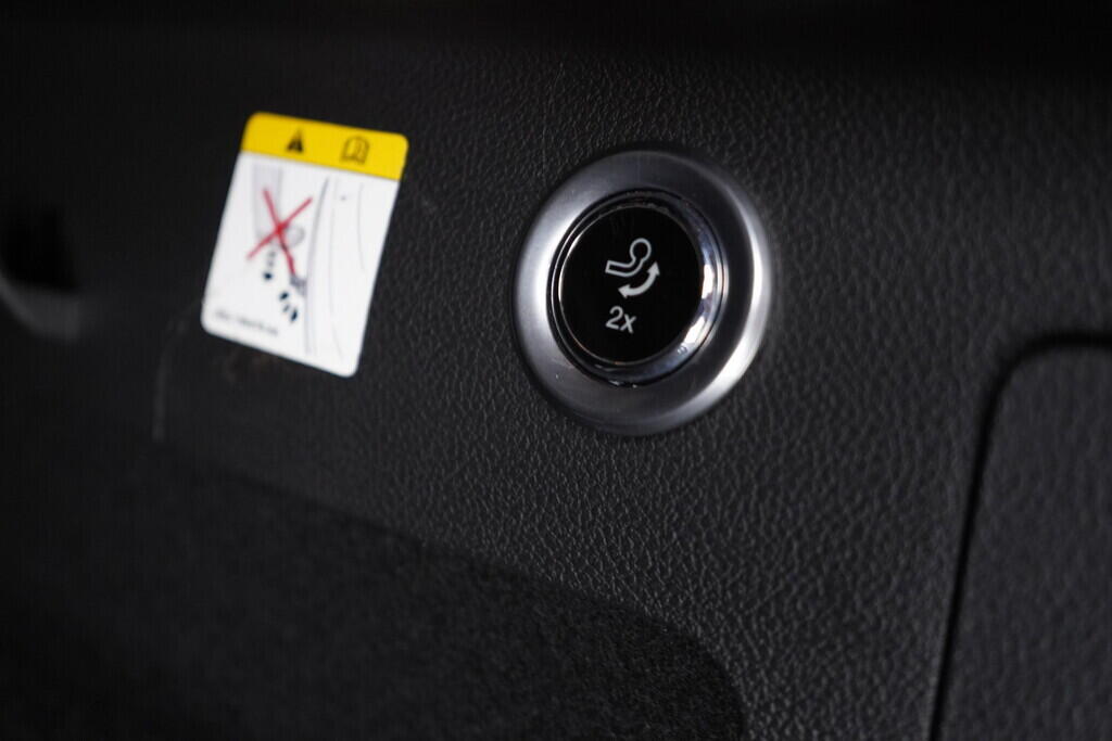 OV190V09406_37.webp_KUGA ST-line 1.5  110 kW manuál